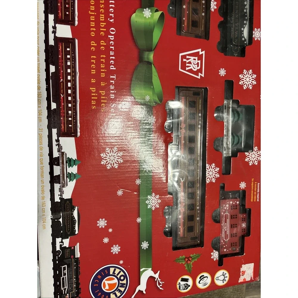 NEW Lionel 37-Piece Battery Operated Christmas Railroad Train Set Penn 712070